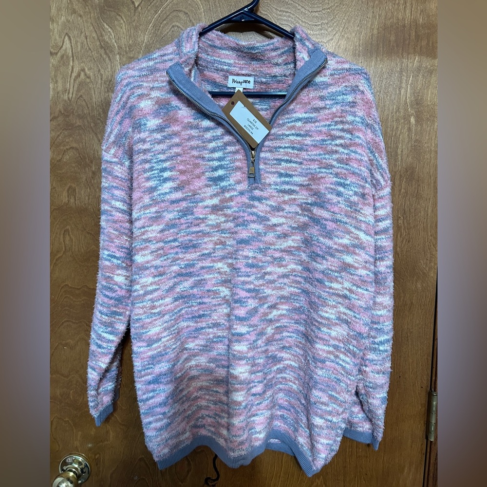 NWT Women’s size large Prissy Jane pull over.